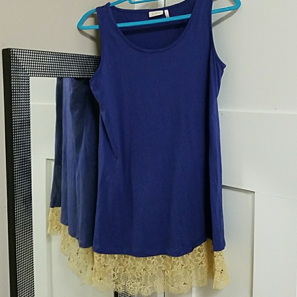 Lori Goldstein tank top